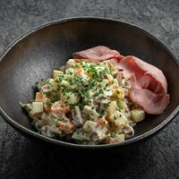 Оливье с ростбифом в Вода & Еда