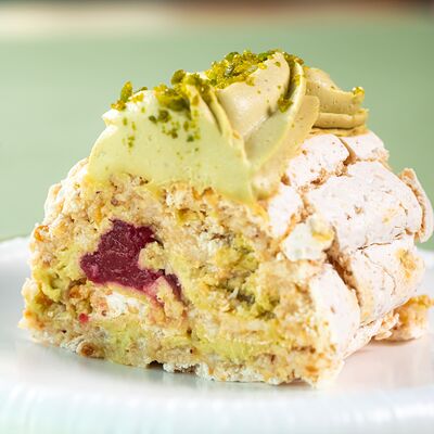 Фисташковый рулет в Just Residence по цене 830 ₽