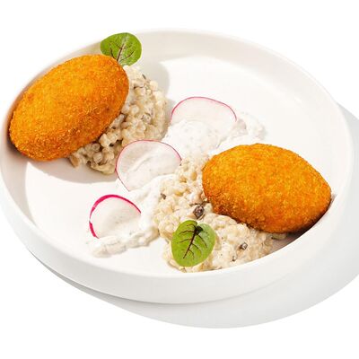 Щучьи котлеты с перлотто и белыми грибами в Песто Тесто по цене 810 ₽