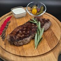 Стейк Нью-Йорк в Meat Time