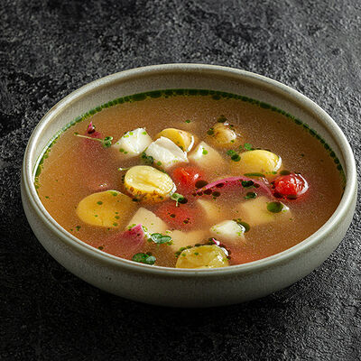 Наваристая уха из белой рыбы с картофелем и луком конфи в Склад 22 по цене 590