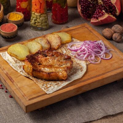 Свиная корейка на углях в Шашлычный дворик по цене 420 ₽