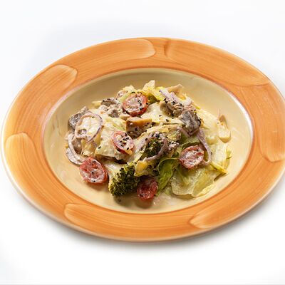 Салат с языком и белыми грибами в Августин по цене 570 ₽