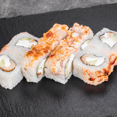 Запеченный ролл Токио в Может суши? по цене 619 ₽