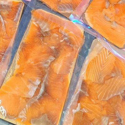Филе слабосоленого лосося без кожи в Нихао по цене 350 ₽