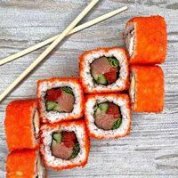 Ролл Калифорния пикантная в Umami