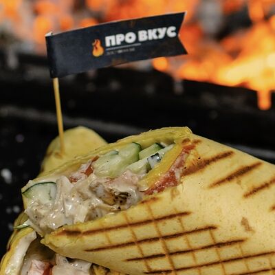 Сырная шаурма с курицейв Провкус по цене 390 ₽