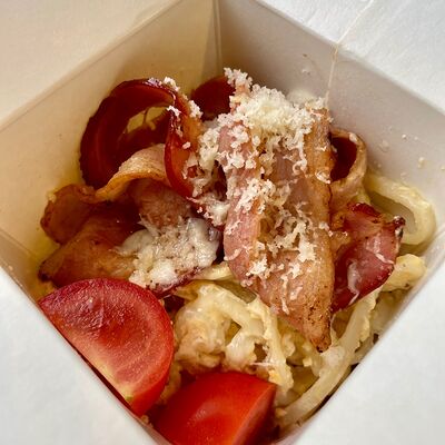 Карбонара вок в Caramel по цене 500 ₽