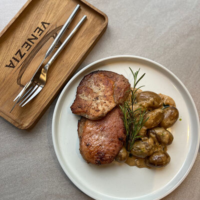 Свиная шея в Венеция по цене 980 ₽