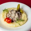 Бефстроганов с картофельным пюре в Гури по цене 1090