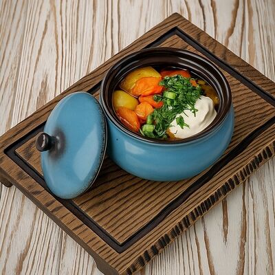 Жаркое по-грузински с курин. сердечками и печенью в Тут харчо по цене 700 ₽