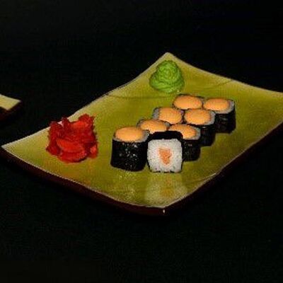 Острый лосось в Favorite Sushi по цене 387 ₽