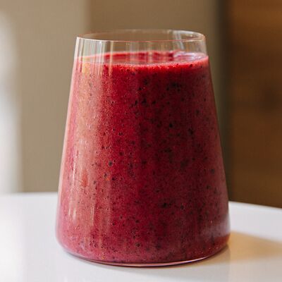 Ягодный смузи в SOVA по цене 550 ₽