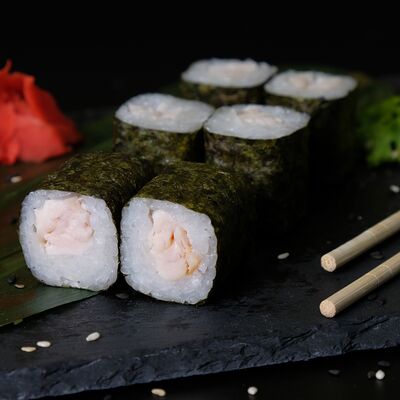 Хосомаки с курицей в Caviar Rolls по цене 247 ₽