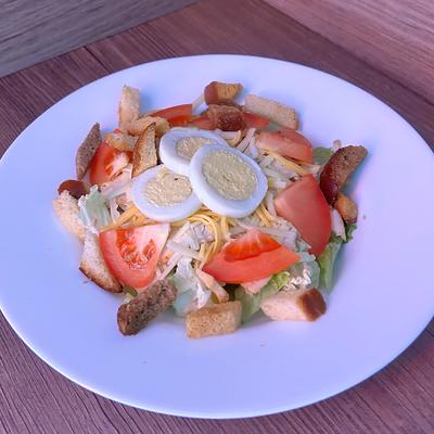 Салат Цезарь с курицей в Великолепный век по цене 400 ₽