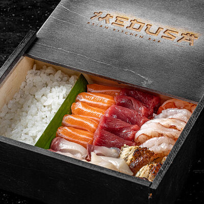 Sashimi box в Medusa by Novikov по цене 5800 ₽