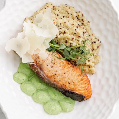 Ризотто киноа с лососем и пюре из брокколи в Letto по цене 2900 ₽