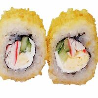 Жаренный ролл Калифорния темпура в Sushi Maki