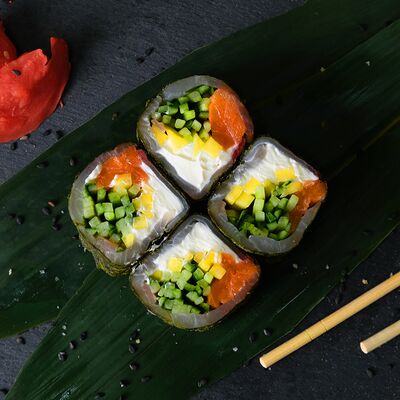 Сашими с окунем и манго без риса в Caviar Rolls по цене 500 ₽