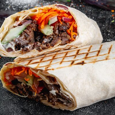 Классическая шаурма с говядиной в Шурум Бурум по цене 360 ₽