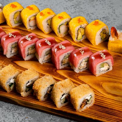 Ассорти из 3 роллов в Japan Corner по цене 2990 ₽