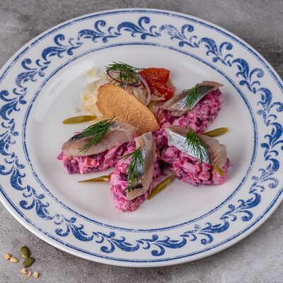 Винегрет с сельдью в Русская усадьба по цене 550 ₽