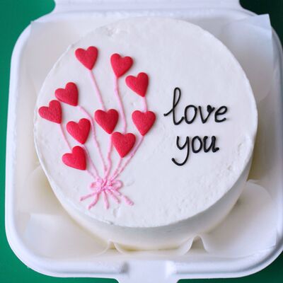 Бенто-торт Love you в Savoro по цене 2190 ₽
