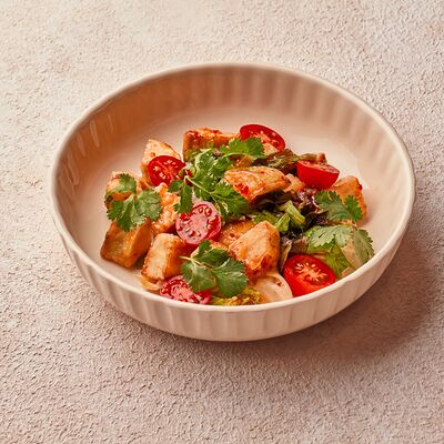 Салат с баклажанами и соусом сладкий чили в Хачапури выпечка и вино по цене 580 ₽