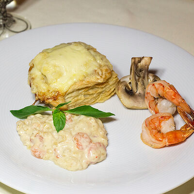 Жюльен с грибами в корзинке из слоеного теста в Il Mio по цене 500 ₽