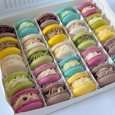 Макарон ассорти в Кондитерская КонфеткаПитер по цене 5525 ₽