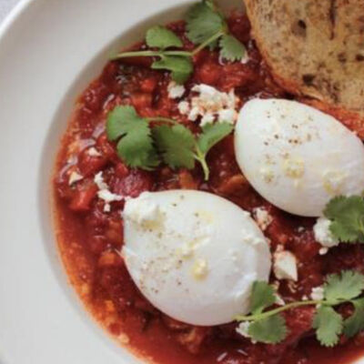 Шакшука в Тревеллерс кофе по цене 499 ₽