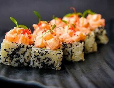 Тартар ролл с морским гребешком в Papaya по цене 972 ₽