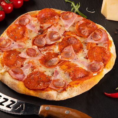 Римская пицца Фермерская в S & T Pizza Room по цене 739 ₽