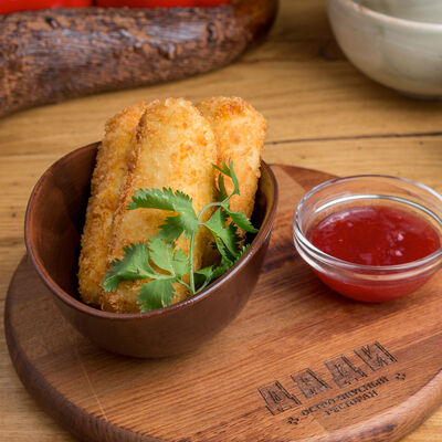 Сыр халуми на гриле с соусом фейхоа в Дади по цене 250