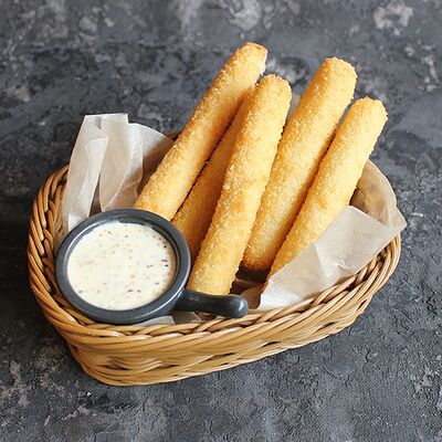 Сырные палочки с медово-горчичным соусом в The Legend 84 по цене 590 ₽