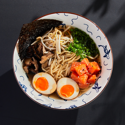 Рамэн с лососем большой в ASIATIQ Ramen-Bar по цене 840 ₽