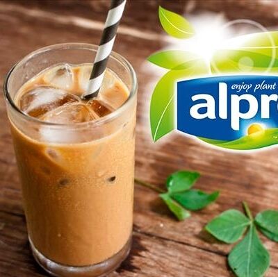 Айс-латте Medium альт в Surf Coffee x Travel по цене 445 ₽
