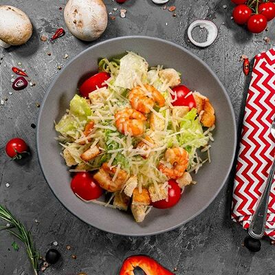 Салат Цезарь с креветками в Суши Пати по цене 479 ₽