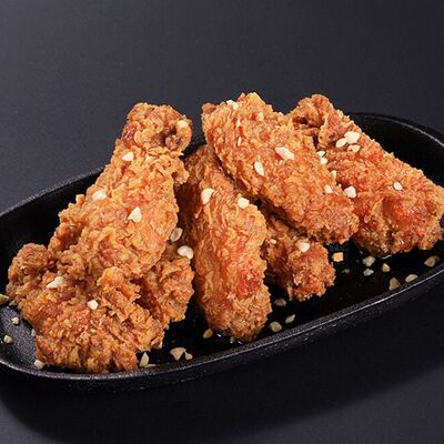 Крылья хани в Momo Chicken Korean по цене 615 ₽