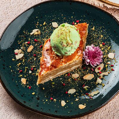 Авторская Пахлавав Омар Хайям Европа и Азия по цене 390 ₽