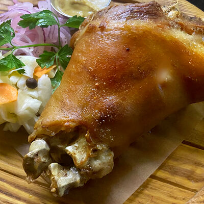 Рулька по-баварски в Первая реберная Кухня по цене 790 ₽