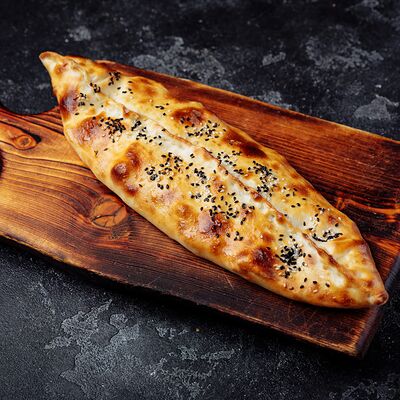 Закрытое Пиде с говядиной и сыром в Meat Feast по цене 1150 ₽