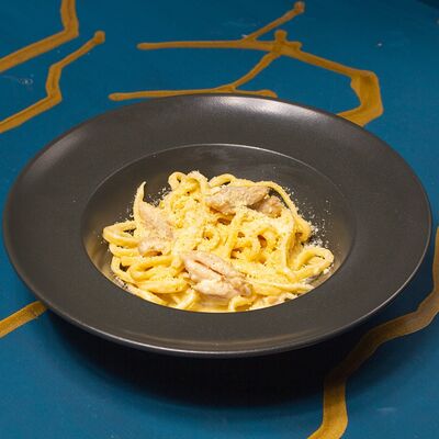 Феттучини с курицей в Dolce Vita по цене 540 ₽