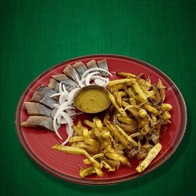 Жареная картошка с селедкой и горчичным соусом в Дача по цене 365 ₽