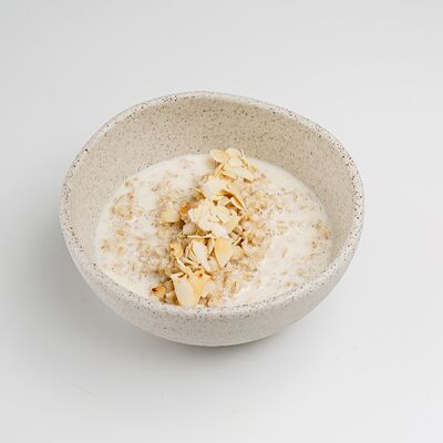 Каша овсяная на воде в Beyond по цене 380 ₽