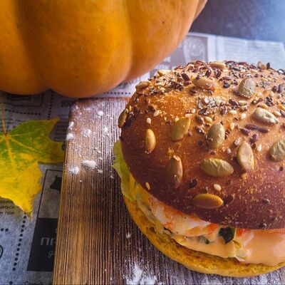 Бургер Морской тыквенный микс в БлинОК! по цене 389 ₽