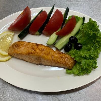 Стейк из семги Лентяйка в Астория по цене 890 ₽