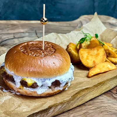 Бургер с говядиной и трюфельным соусом в Мята signature 2ФР по цене 1190 ₽