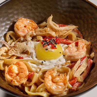 Удон с креветками и страчателлой в Сакура по цене 769 ₽