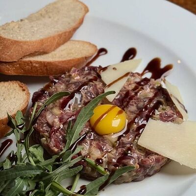 Тартар из говядины в Легенда по цене 510 ₽